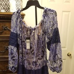 Beautiful bcbgmaxazria lace pattern long dress